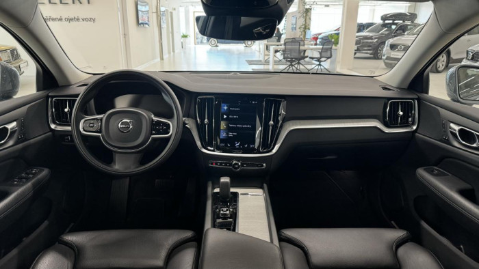 Volvo V60 CROSS COUNTRY B4 REZERVACE