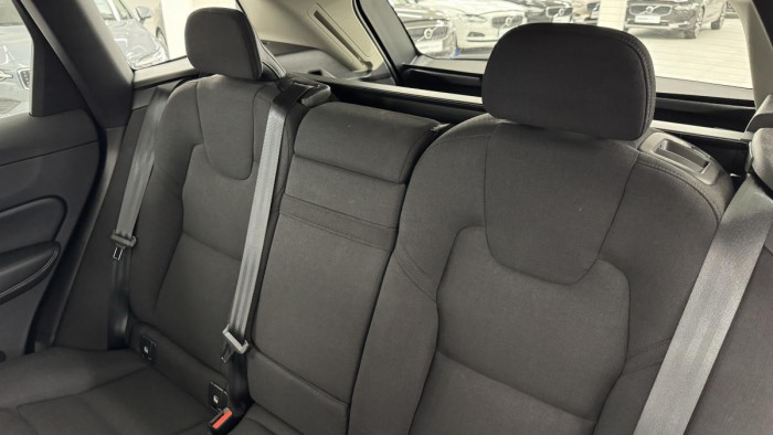 Volvo XC60 B4 AWD MOMENTUM AUT REZERVACE 2.0 Momentum