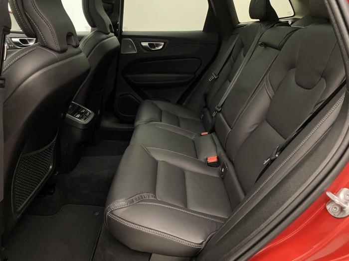 Volvo XC60 B5 AWD ULTIMATE AUT CZ 1.maj.