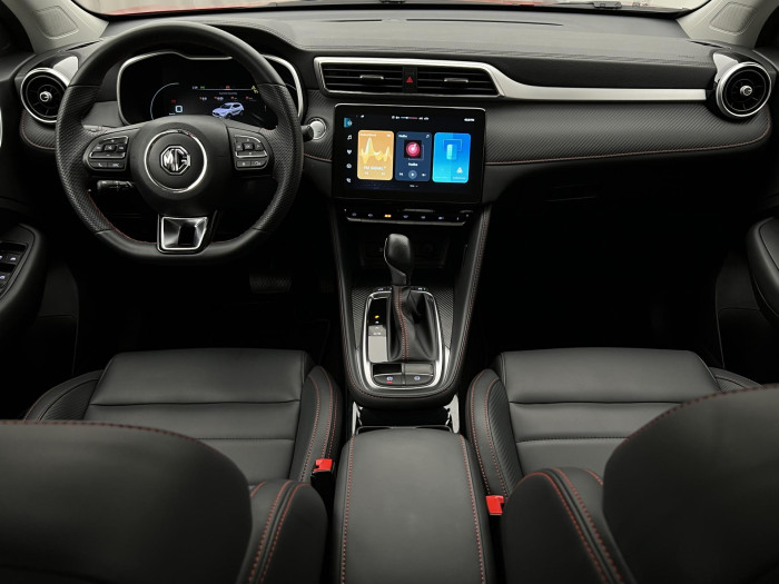 MG ZS 1.0T EXCLUSIVE AUT CZ 1.maj. 1.0 Exclusive