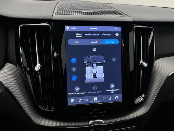 Volvo XC60 B5 AWD PLUS DARK AUT 1.maj.