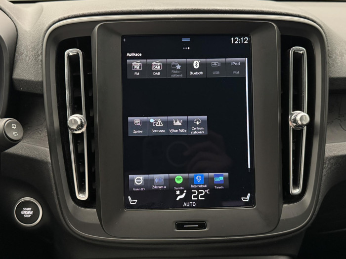 Volvo XC40 T2 MOMENTUM AUT CZ 1.maj. 1.5 Momentum