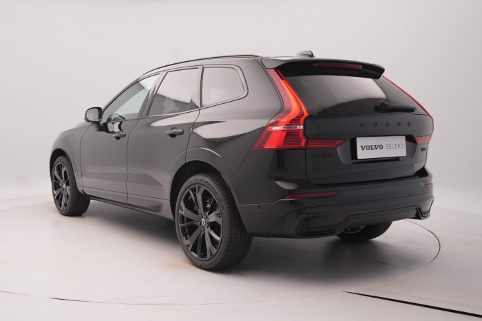 Volvo XC60 B5 AWD ULTIMATE REZERVACE