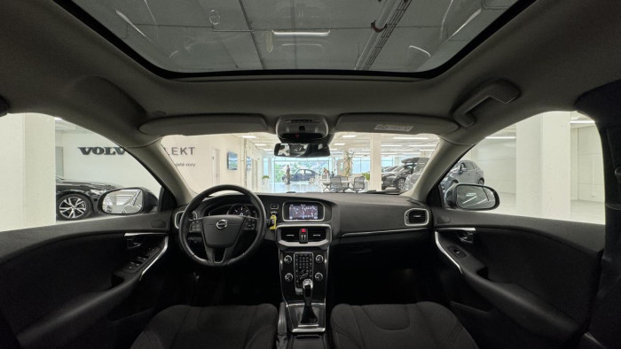 Volvo V40 D2 PANORAMA REZERVACE 2.0 d Panorama