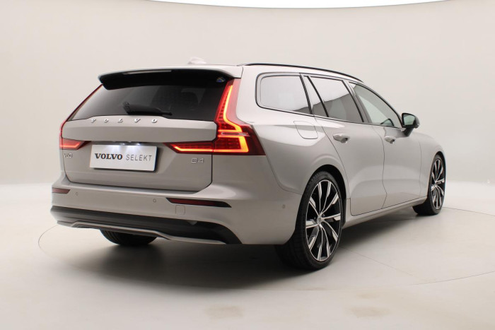 Volvo V60 B4 ULTIMATE DARK AUT REZERVACE