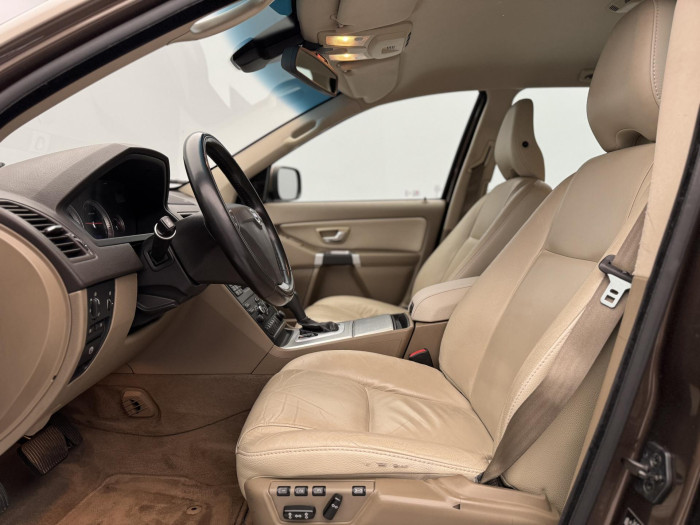 Volvo XC90 D5 AWD SUMMUM AUT 7M CZ 2.4 d Summum