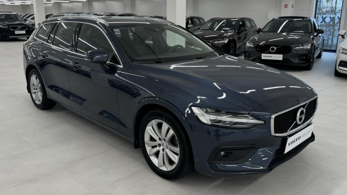 Volvo V60 B4 MOMENTUM REZERVACE 2.0 Momentum