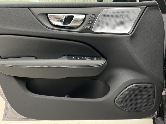 Volvo V60 B4 DARK PLUS AUT