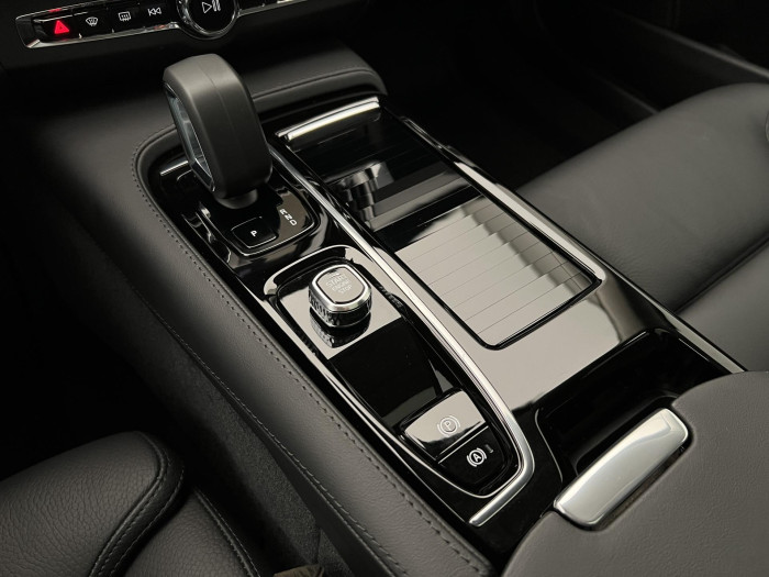 Volvo V90 T8 AWD RECHARGE ULTRA DARK AUT