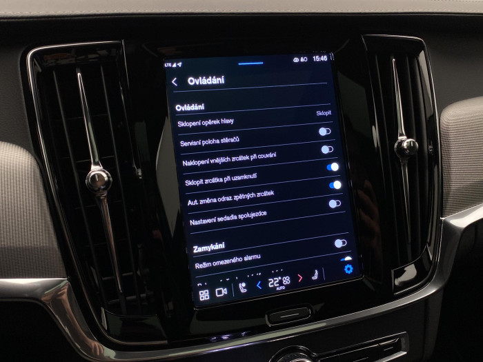 Volvo V90 T8 AWD RECHARGE REZERVACE