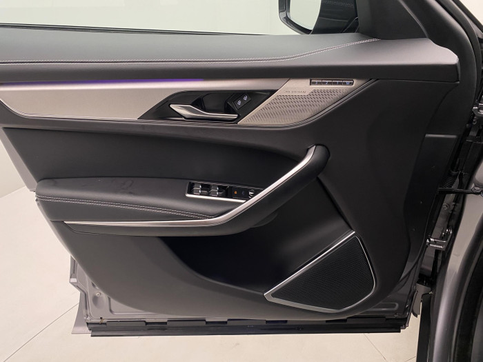 Jaguar F-Pace P250 R-DYNAMIC SE REZERVACE 2.0 Dynamic SE