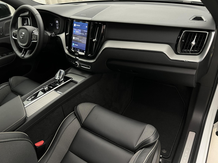 Volvo XC60 T6 AWD RECHARGE PLUS DARK AUT