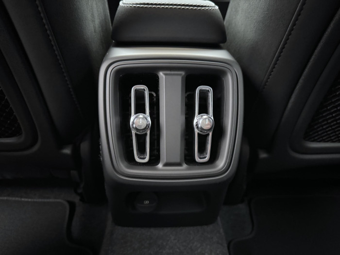 Volvo XC40 B3 AUT DARK ULTRA