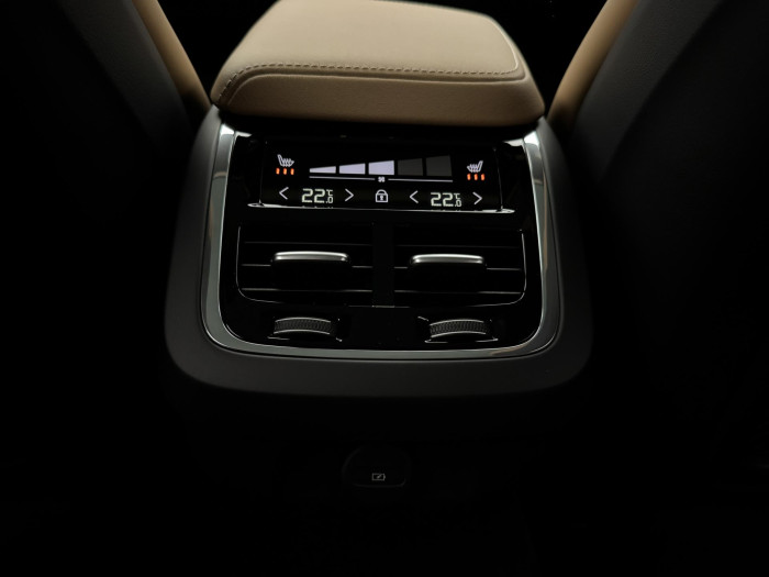 Volvo V60 CC B5 AWD ULTIMATE REZERVACE 2.0 CC CC