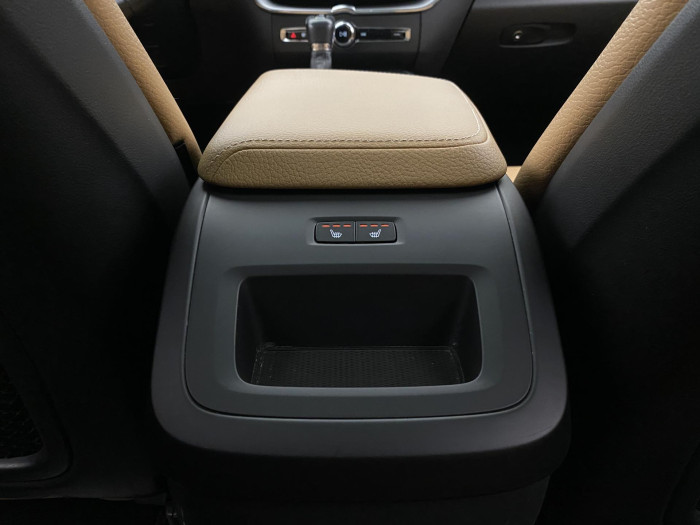 Volvo XC60 T5 AWD MOMENTUM AUT 2.0 Momentum