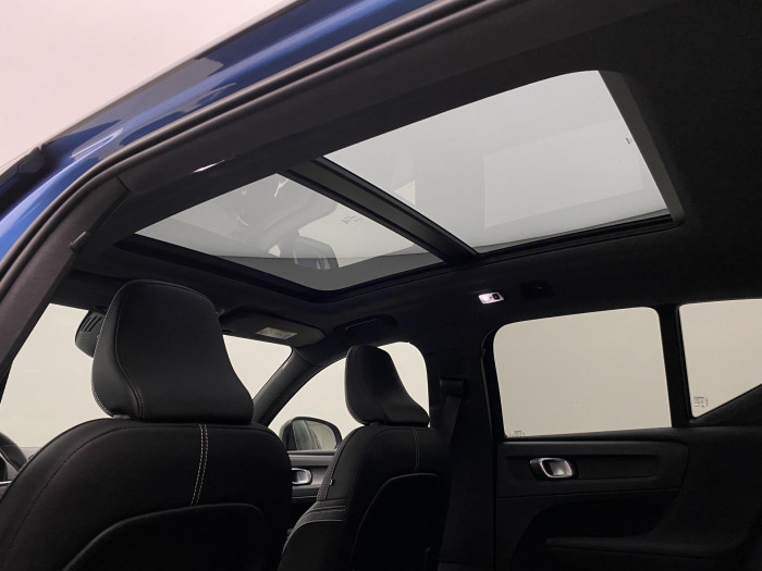 Volvo XC40 B4 AWD R-DESIGN AUT 1.maj