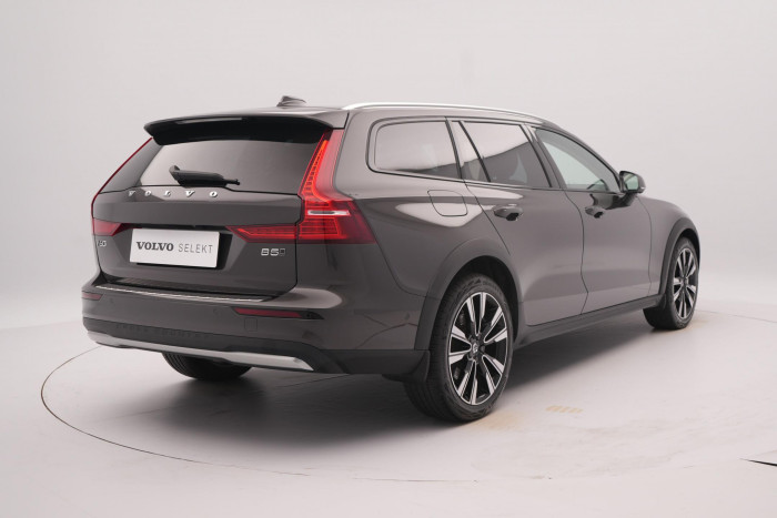 Volvo V60 CC B5 AWD PLUS BRIGHT 1.maj