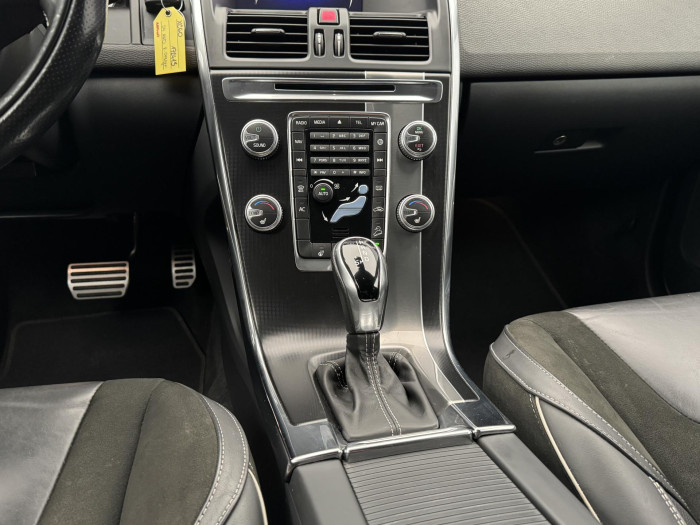 Volvo XC60 D4 AWD R-DESIGN AUT 2.4 d