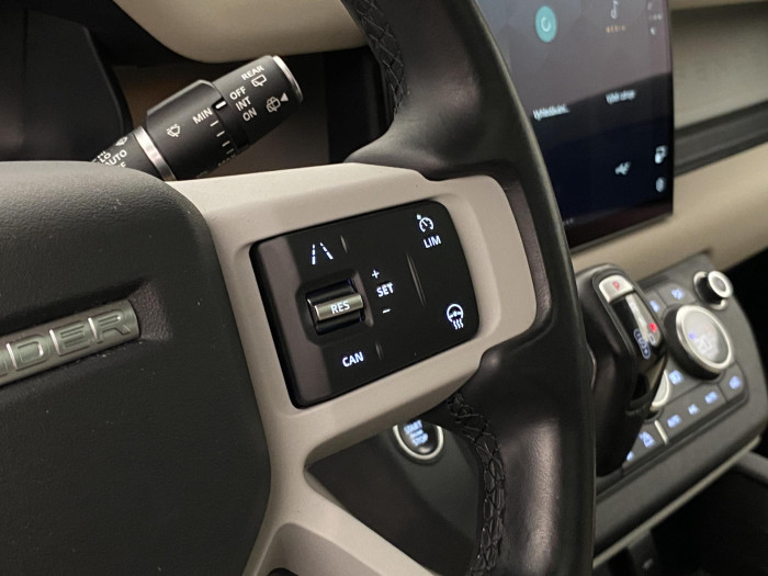 Land Rover Defender D250 AWD SE AUT CZ 3.0 d SE