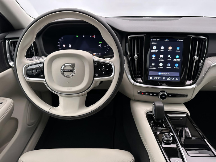 Volvo V60 T6 AWD Plug-in DARK PLUS