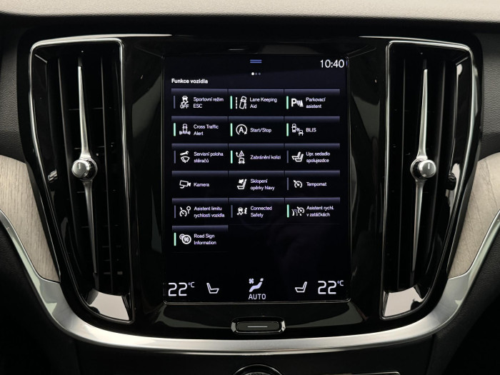 Volvo V60 CC B5 AWD PRO AUT CZ 2.0 CC CC