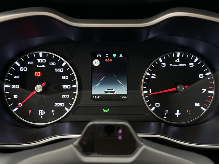 MG ZS 1.5 ESSENTIAL PLUS