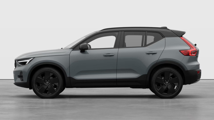 Volvo XC40 B3 AUT PLUS BLACK EDITION