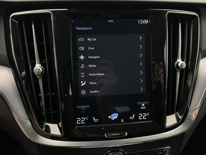 Volvo V60 D3 MOMENTUM PRO AUT 1.maj 2.0 d Momentum