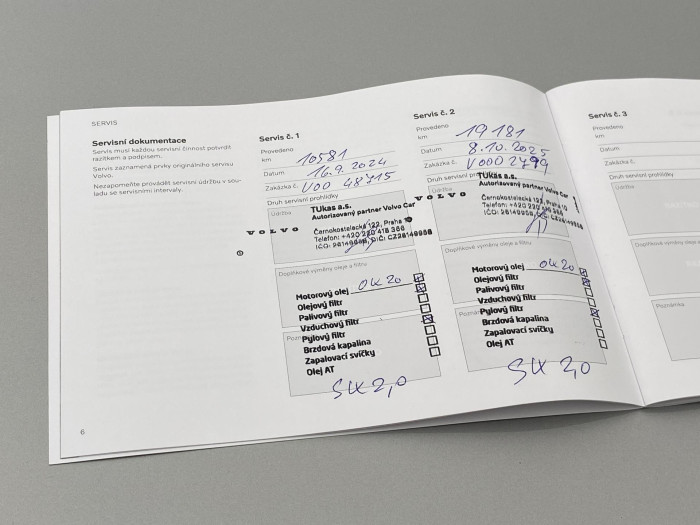 Volvo XC40 B4 DARK PLUS AUT CZ