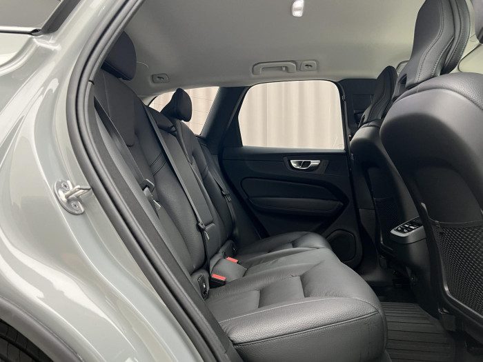 Volvo XC60 B4 AWD PLUS DARK AUT 1.maj.