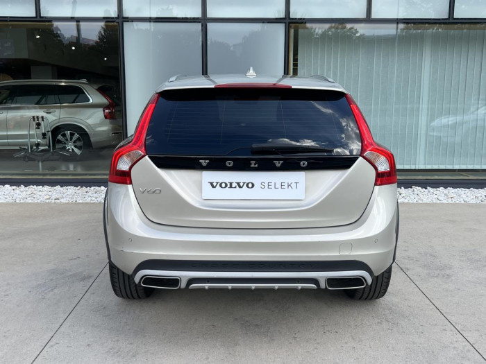 Volvo V60 CROSS COUNTRY D3 Aut CZ 2.0 d