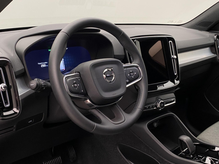 Volvo XC40 B3 DARK PLUS AUT CZ 1.maj