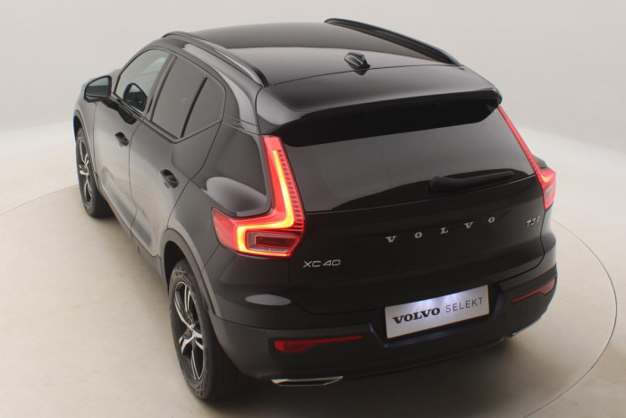 Volvo XC40 T3 R-DESIGN AUT REZERVACE