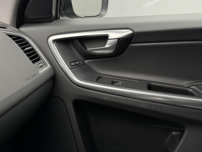 Volvo XC60 D4 MOMENTUM AUT CZ 2.4 d Momentum