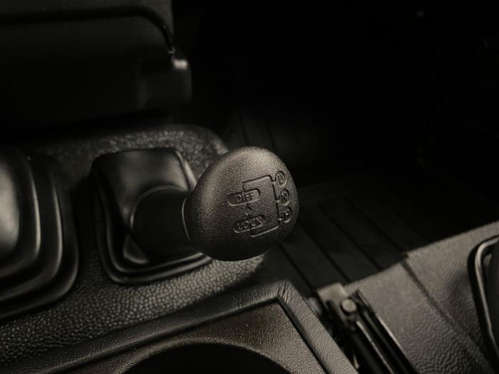 Land Rover Defender 110 STW AWD CZ REZERVACE