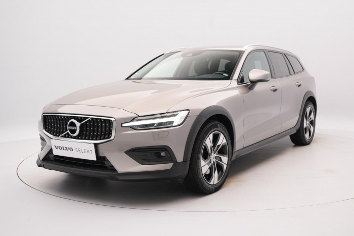 Volvo V60 CC B4 AWD PRO AUT REZERVACE 2.0 CC CC