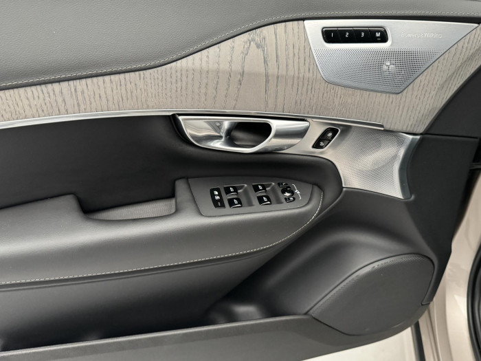 Volvo XC90 T8 AWD RECHARGE ULTIMATE DARK