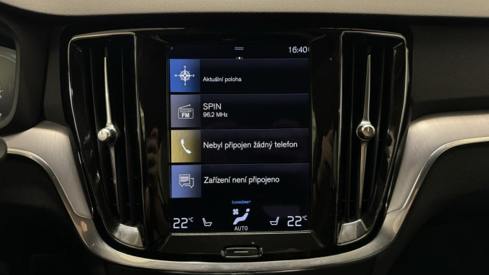 Volvo V60 T6 AWD RECHARGE AT REZERVACE 2.0 AT