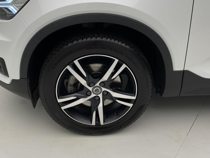 Volvo XC40 T4 AWD R-DESIGN REZERVACE