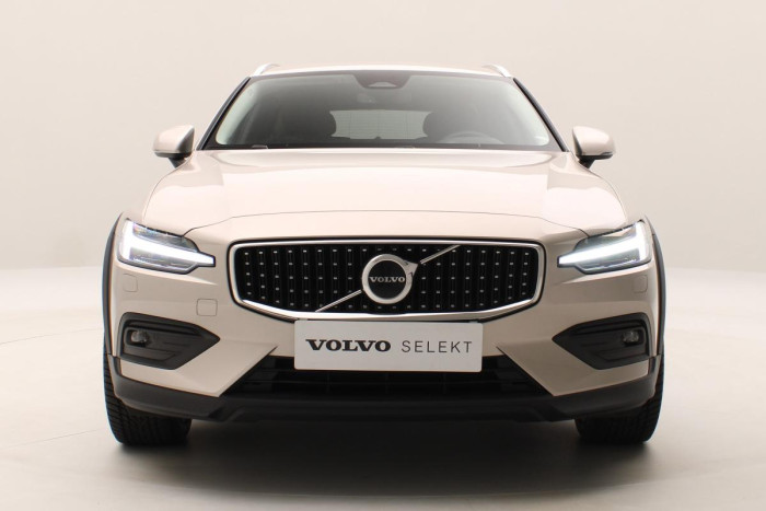 Volvo V60 CC B4 AWD PLUS AUT CZ 1.maj