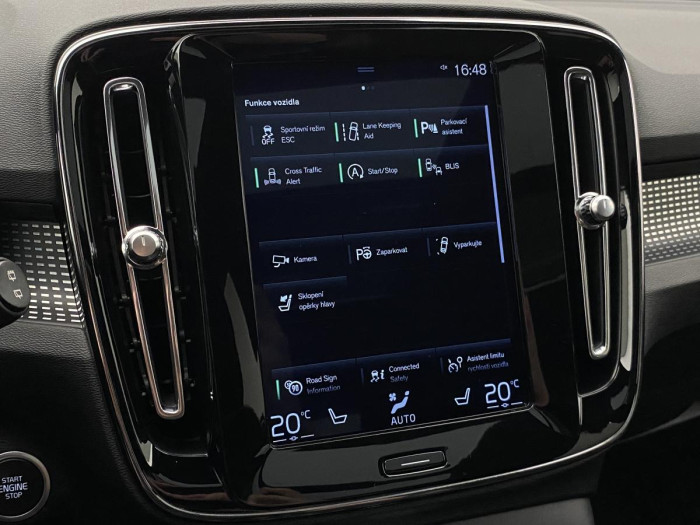 Volvo XC40 D4 AWD R-DESIGN REZERVACE 2.0 d