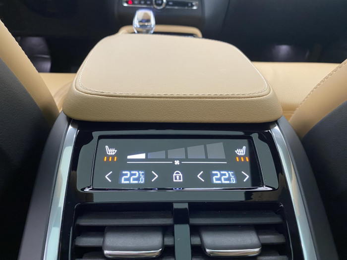 Volvo XC90 T8 AWD RECHARGE DARK PLUS 7m