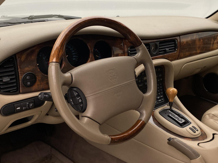 Jaguar XJ V8 4.0 SOVEREIGN AUT 4.0 V8