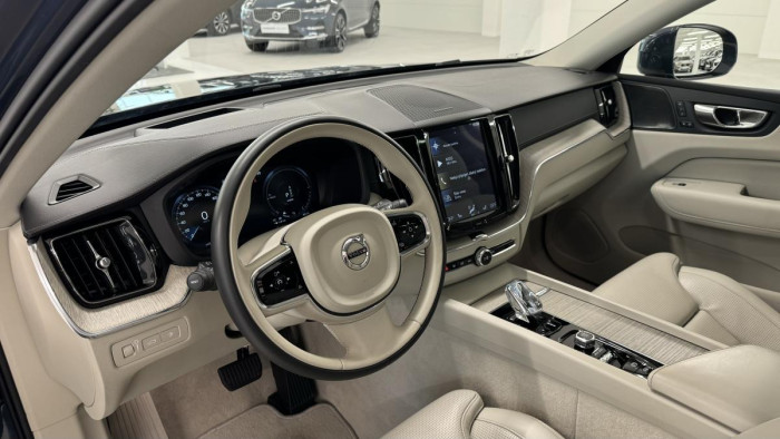 Volvo XC60 T8 AWD RECHARGE REZERVACE