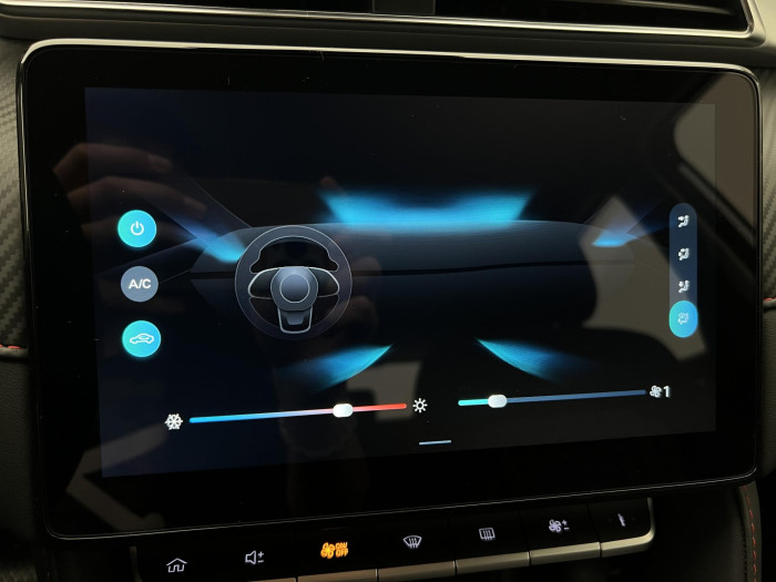 MG ZS 1.5 ESSENTIAL PLUS CZ 1.maj.