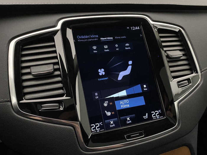 Volvo XC90 T8 AWD INSCRIPTION REZERVACE