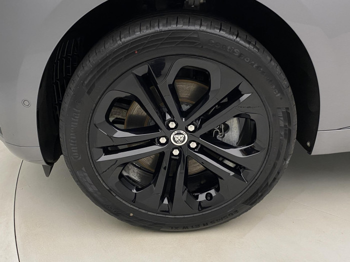 Jaguar F-Pace D300 R-DYNAMIC HSE REZERVACE 3.0 d Dynamic