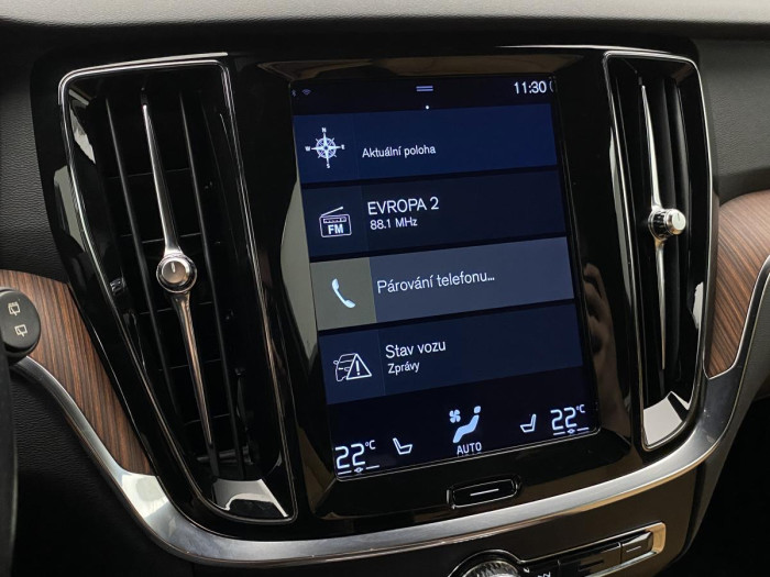 Volvo V60 D3 MOMENTUM NAVIGACE REZERVACE 2.0 d Momentum