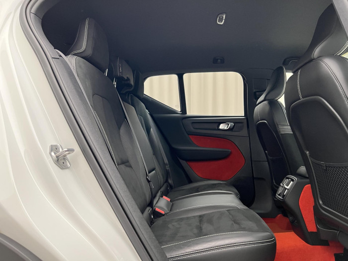 Volvo XC40 T4 AWD R-DESIGN AUT CZ