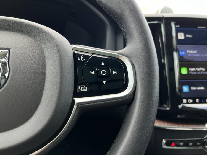 Volvo XC60 B5 AWD ULTIMATE DARK Aut CZ